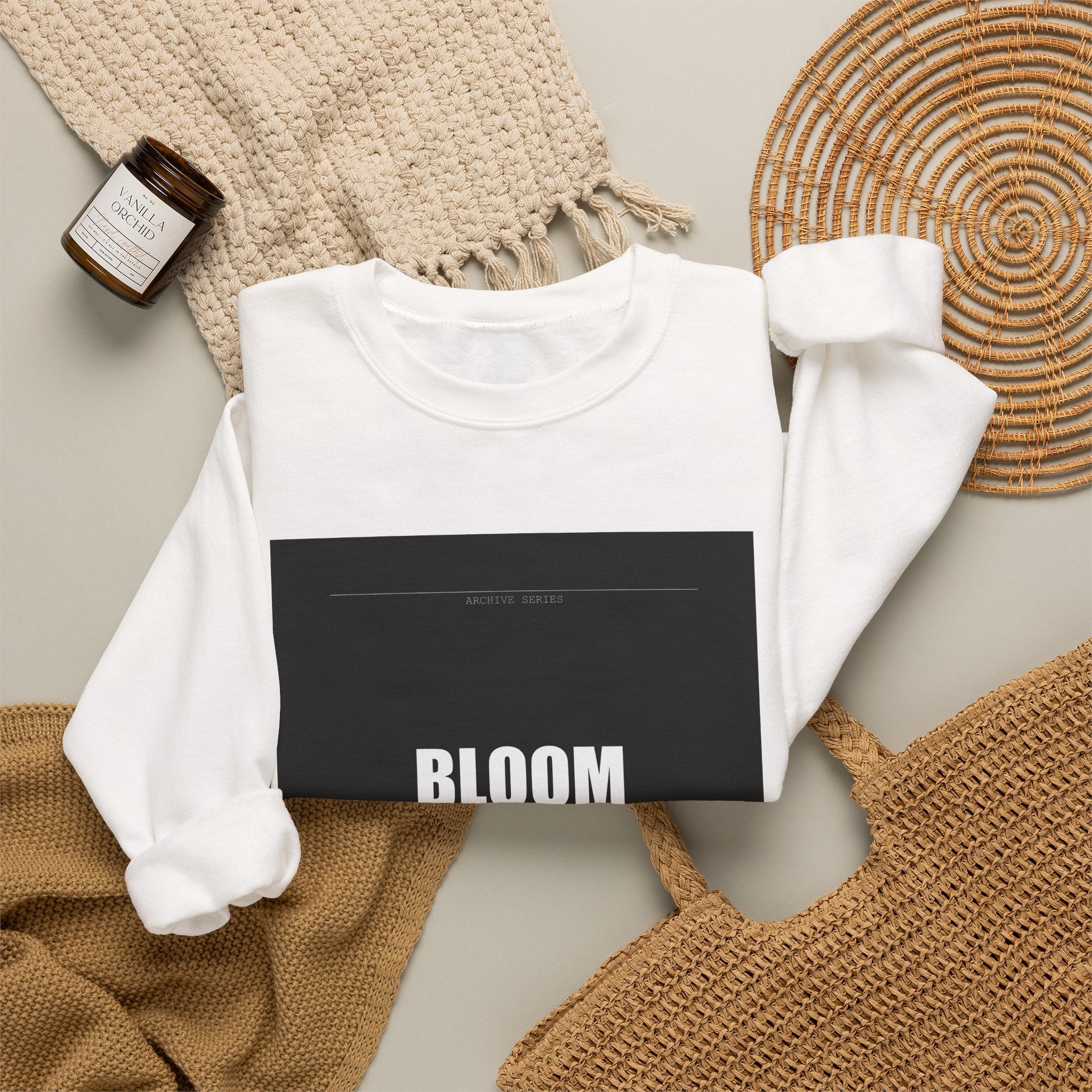 EAST MEETS WEST crewneck sweatshirt — product view 9