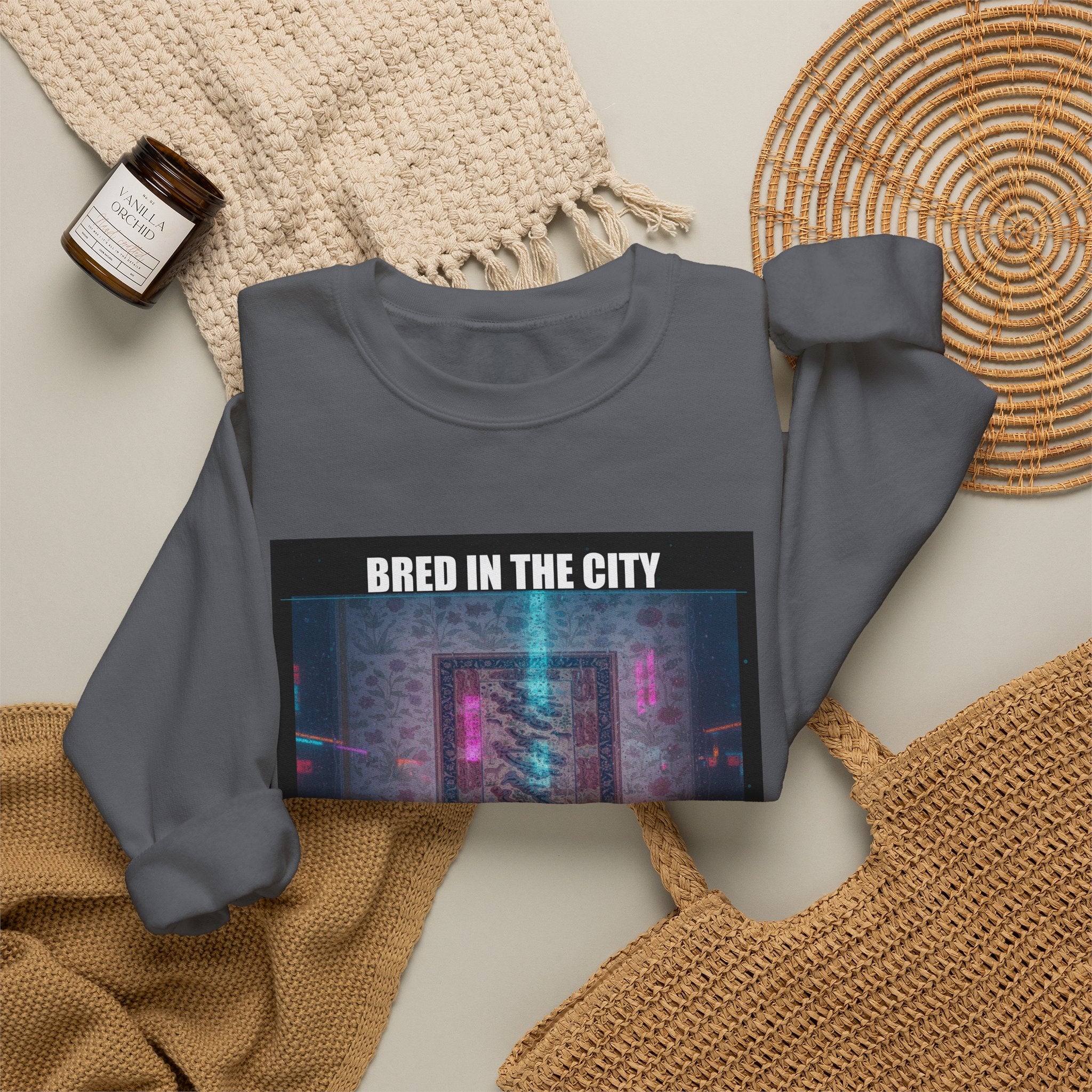 CITY NEVER SLEEPS crewneck sweatshirt — product view 18